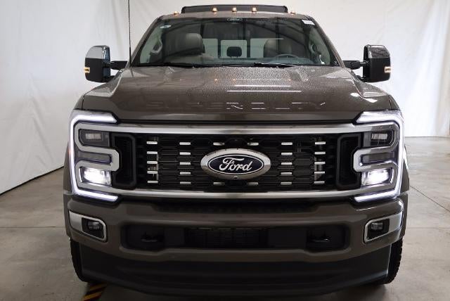 2027 Ford Super Duty F-450 DRW Platinum