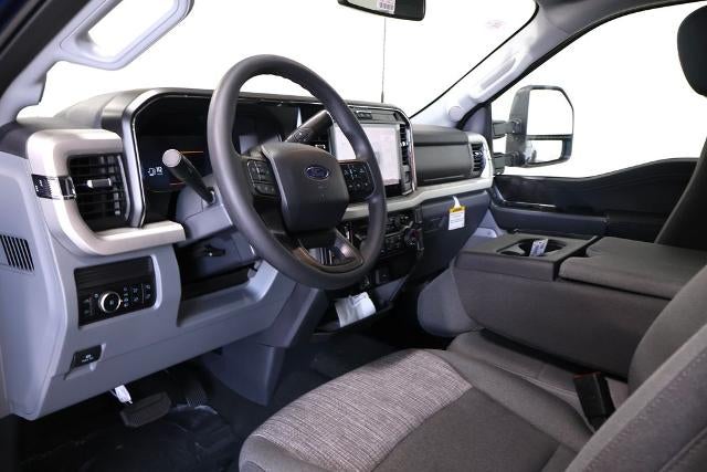 2027 Ford Super Duty F-450 DRW XLT