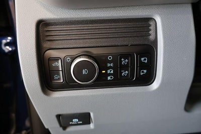 2027 Ford Super Duty F-450 DRW XLT