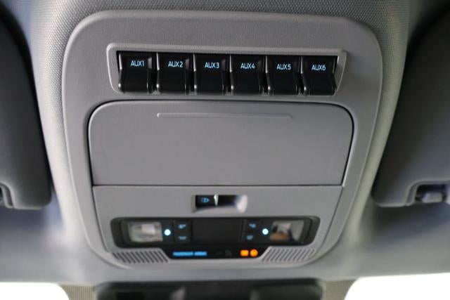 2027 Ford Super Duty F-450 DRW XLT