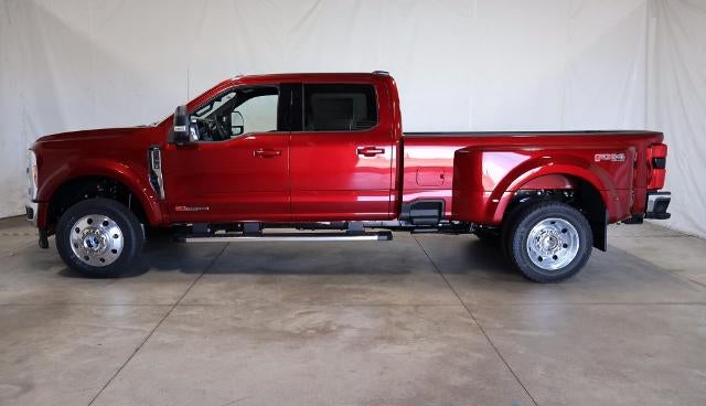 2027 Ford Super Duty F-450 DRW XLT