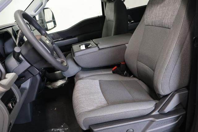 2027 Ford Super Duty F-450 DRW XLT