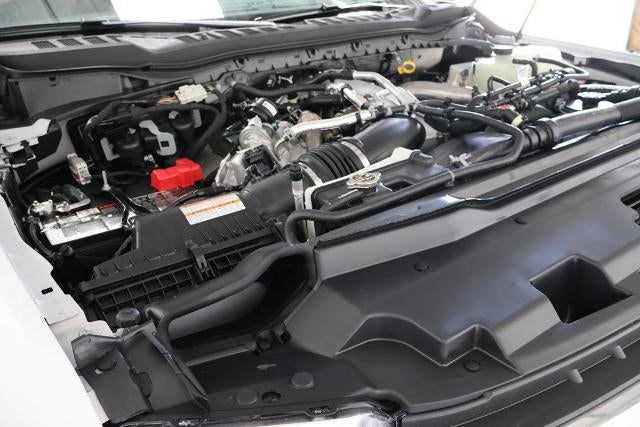 2027 Ford Super Duty F-450 DRW XLT