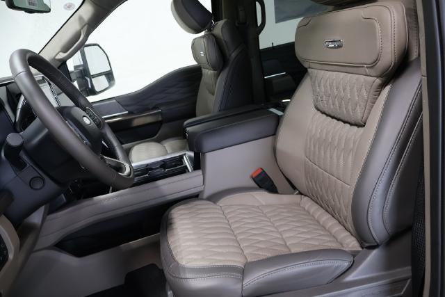 2027 Ford Super Duty F-450 DRW Platinum