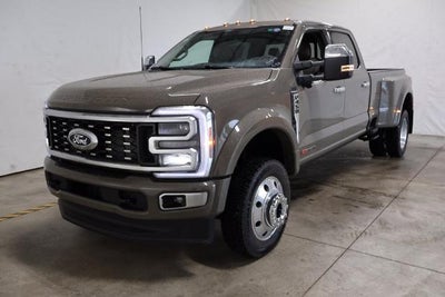 2027 Ford Super Duty F-450 DRW Platinum