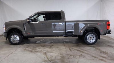 2027 Ford Super Duty F-450 DRW Platinum