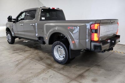 2027 Ford Super Duty F-450 DRW Platinum