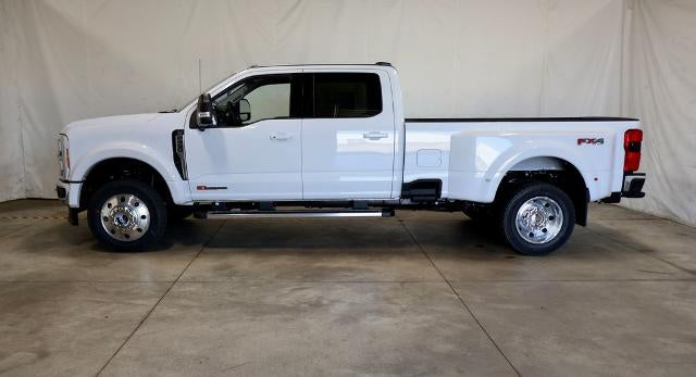 2027 Ford Super Duty F-450 DRW XLT