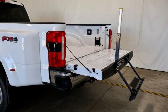 2027 Ford Super Duty F-450 DRW XLT