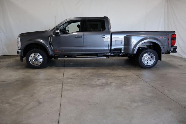2027 Ford Super Duty F-450 DRW XLT