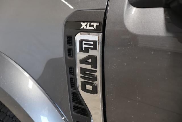 2027 Ford Super Duty F-450 DRW XLT