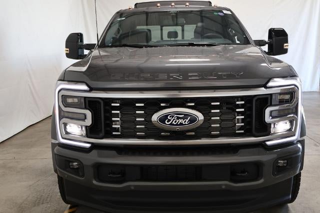 2027 Ford Super Duty F-450 DRW Platinum