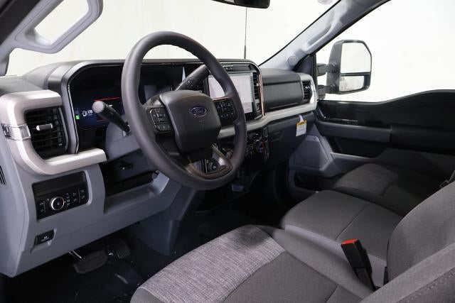 2027 Ford Super Duty F-450 DRW XLT