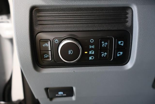 2027 Ford Super Duty F-450 DRW XLT