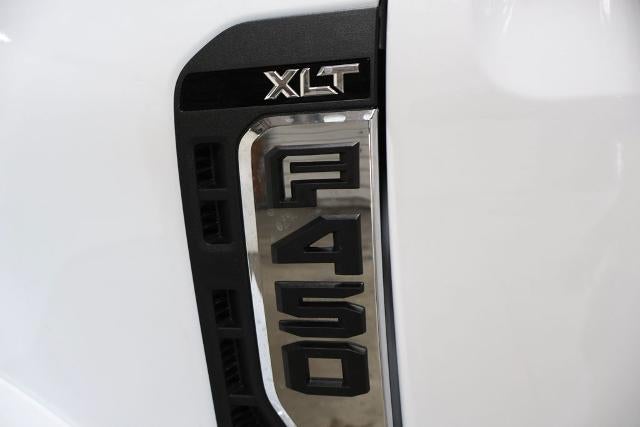 2027 Ford Super Duty F-450 DRW XLT