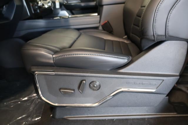 2027 Ford Super Duty F-450 DRW Platinum