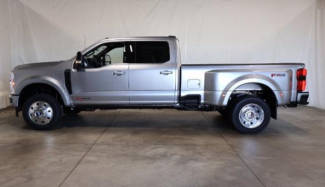 2027 Ford Super Duty F-450 DRW Platinum