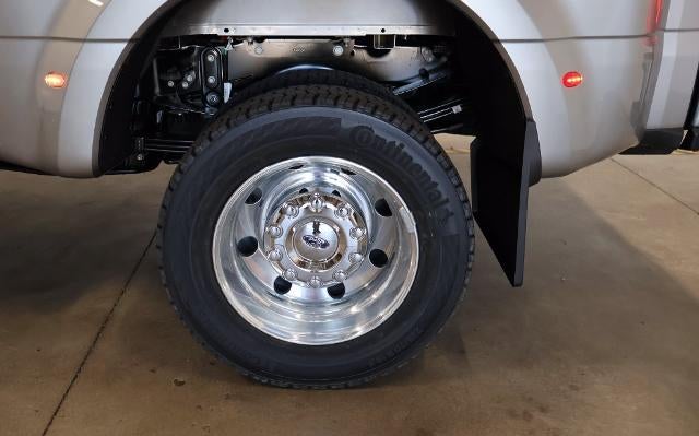 2027 Ford Super Duty F-450 DRW Platinum