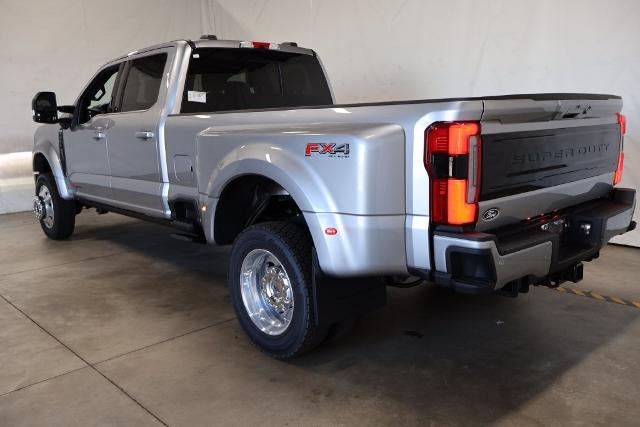 2027 Ford Super Duty F-450 DRW Platinum