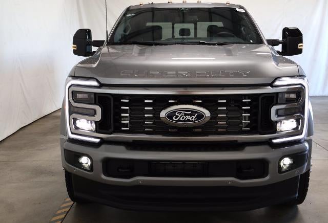 2027 Ford Super Duty F-450 DRW Platinum