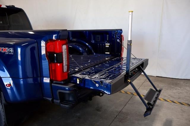 2027 Ford Super Duty F-450 DRW Platinum