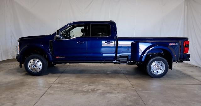 2027 Ford Super Duty F-450 DRW Platinum