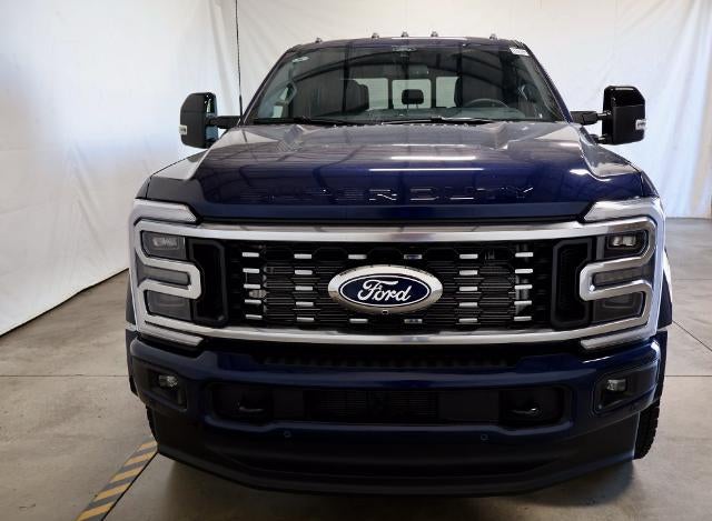 2027 Ford Super Duty F-450 DRW Platinum