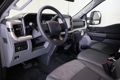 2027 Ford Super Duty F-450 DRW XLT