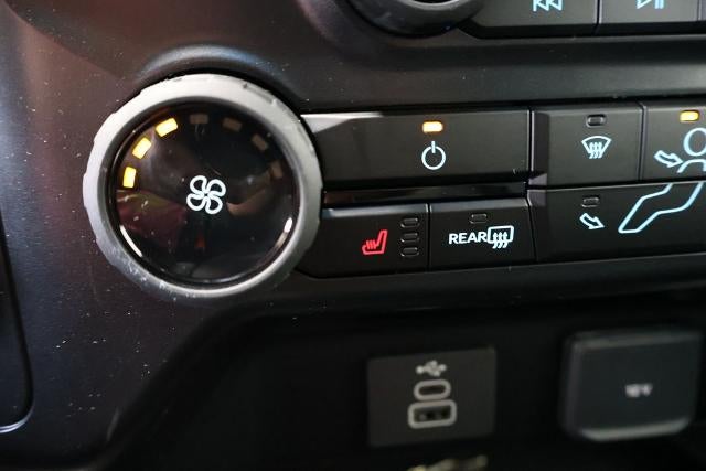 2027 Ford Super Duty F-450 DRW XLT