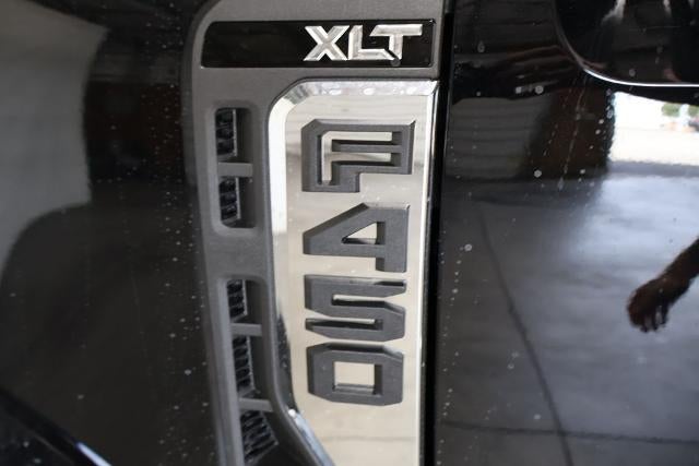 2027 Ford Super Duty F-450 DRW XLT
