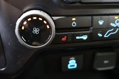 2027 Ford Super Duty F-450 DRW XLT