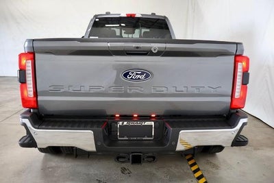 2027 Ford Super Duty F-450 DRW XLT