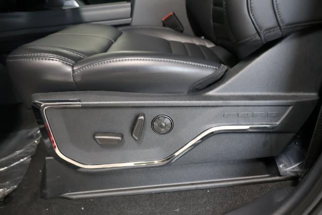 2027 Ford Super Duty F-450 DRW Platinum
