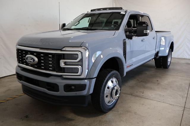 2027 Ford Super Duty F-450 DRW Platinum