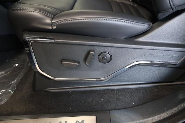 2027 Ford Super Duty F-450 DRW Platinum