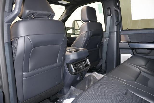 2027 Ford Super Duty F-450 DRW Platinum