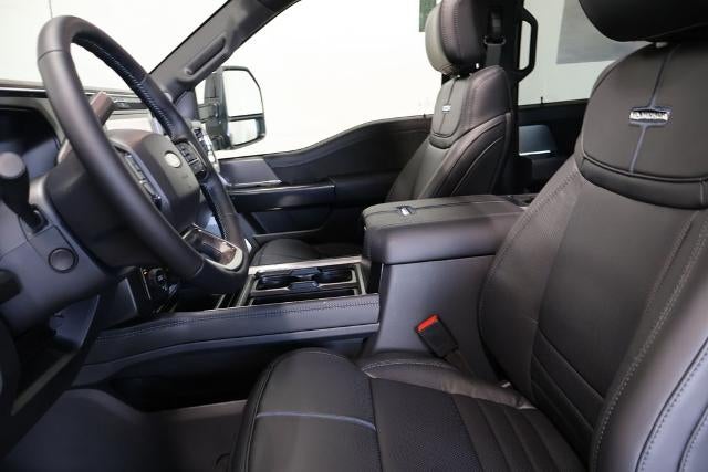 2027 Ford Super Duty F-450 DRW Platinum