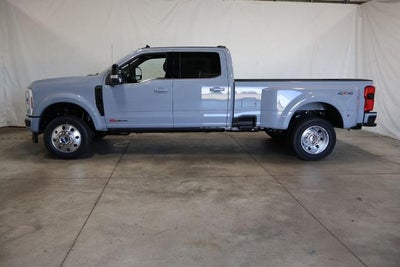 2027 Ford Super Duty F-450 DRW Platinum