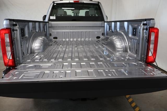 2027 Ford Super Duty F-350 SRW XL