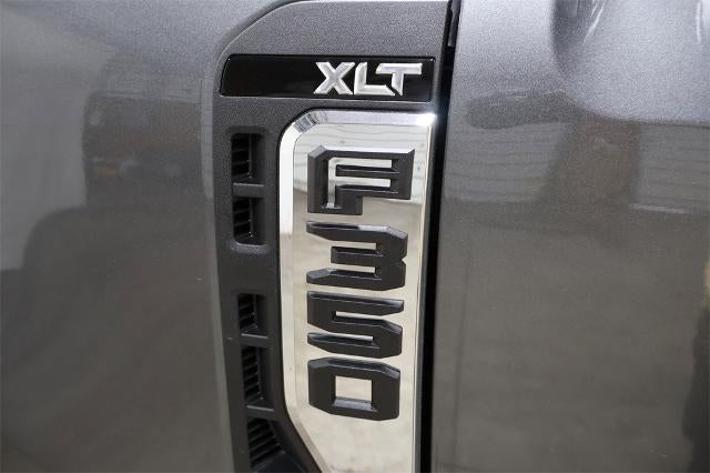 2026 Ford Super Duty F-350 SRW XLT