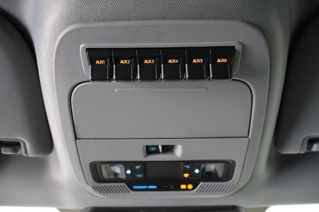 2027 Ford Super Duty F-350 SRW XLT