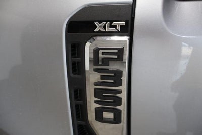 2027 Ford Super Duty F-350 SRW XLT