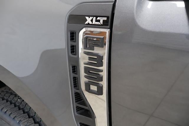 2026 Ford Super Duty F-350 SRW XLT