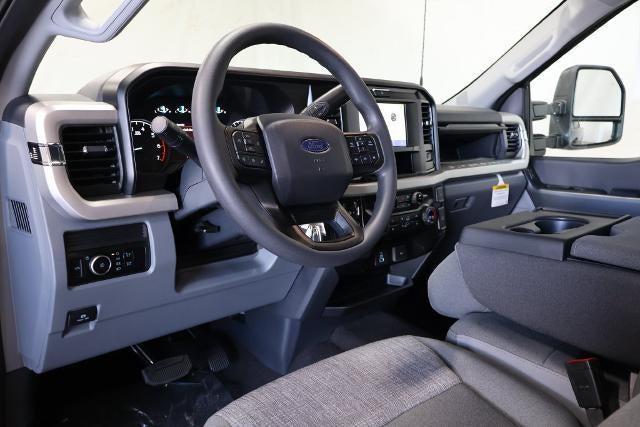 2027 Ford Super Duty F-350 SRW XLT
