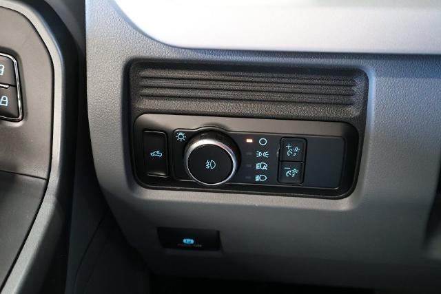 2027 Ford Super Duty F-350 SRW XLT