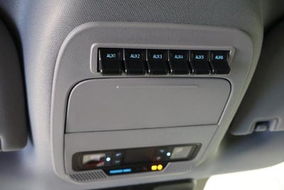 2027 Ford Super Duty F-350 SRW XLT