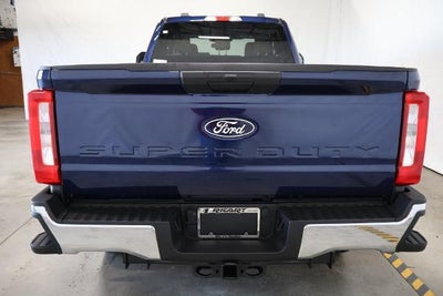 2027 Ford Super Duty F-350 SRW XLT