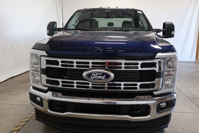 2027 Ford Super Duty F-350 SRW XLT