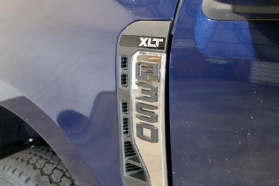 2027 Ford Super Duty F-350 SRW XLT
