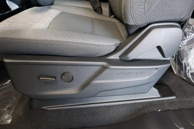 2027 Ford Super Duty F-350 SRW XLT